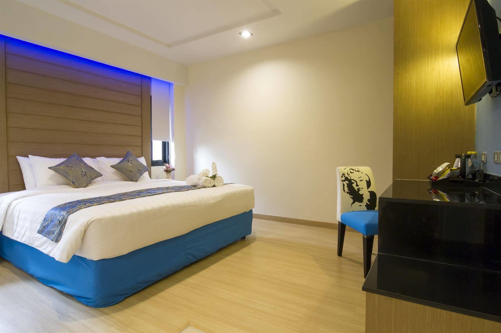 Eleven Avenue Suites Banguecoque Exterior foto